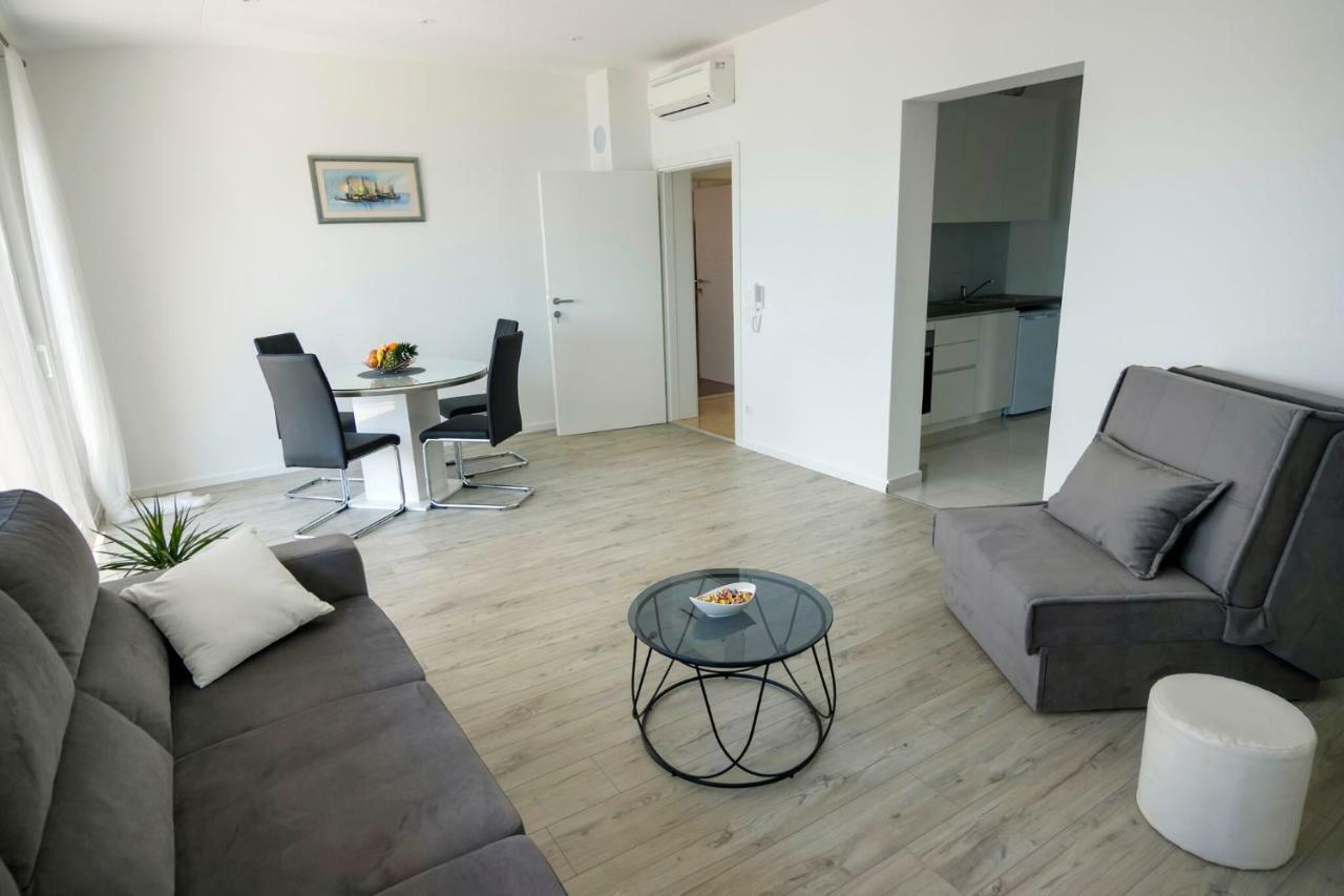 Apartmani Ticinovic Omis Luaran gambar